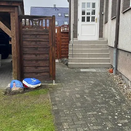 Apartment Ferienwohnung Mit Warnowblick Rostock